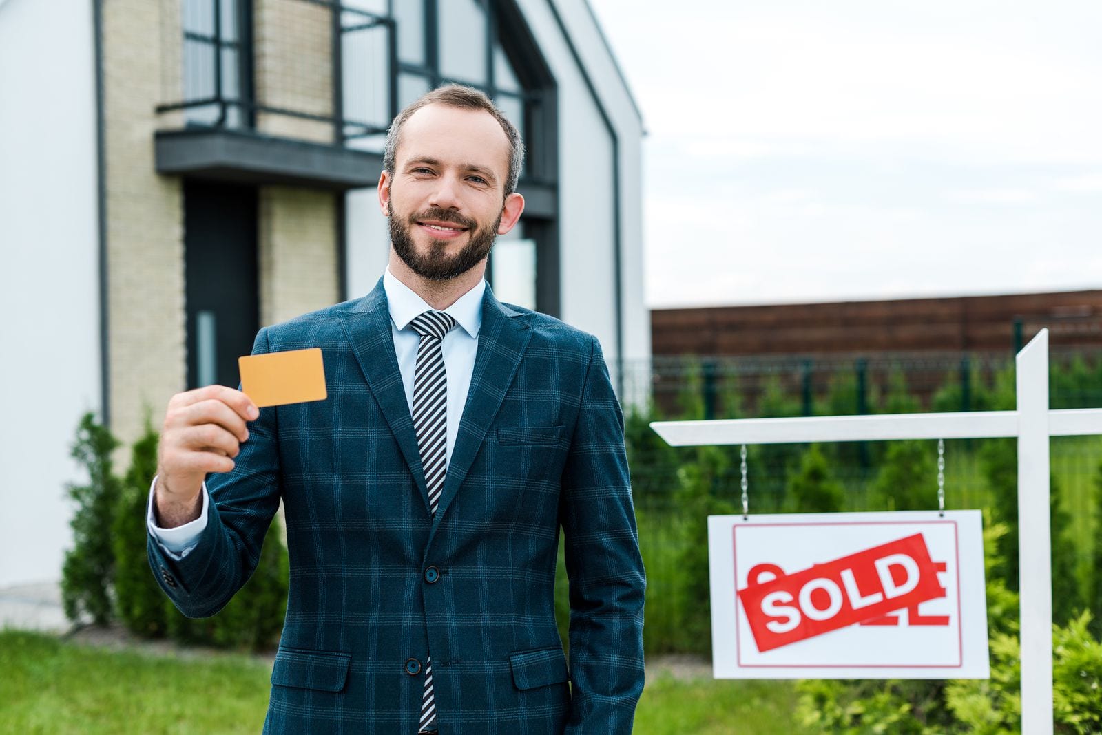 10 Benefits of Hiring a Real Estate Agent